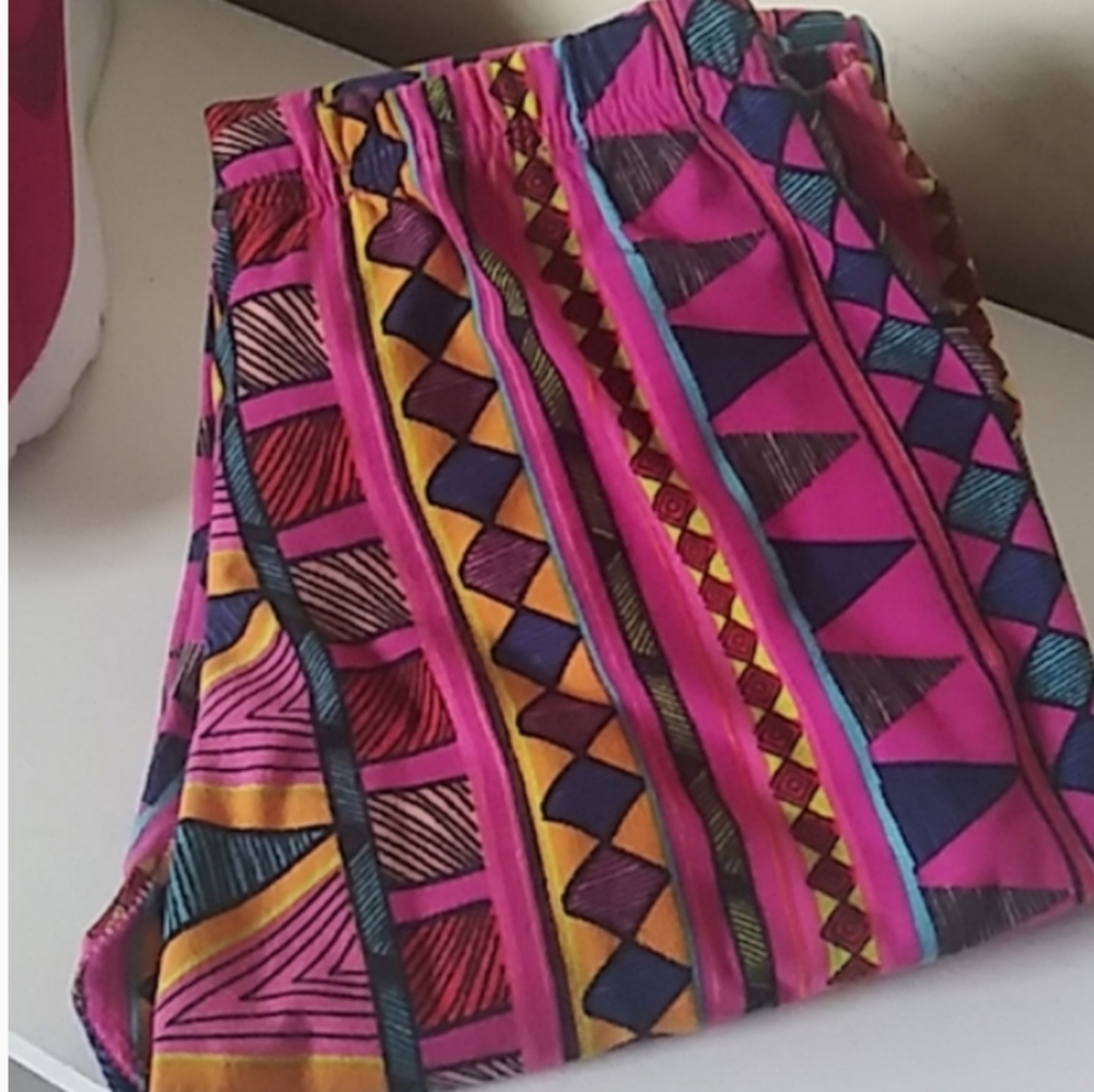 Super cute 90's style leggings